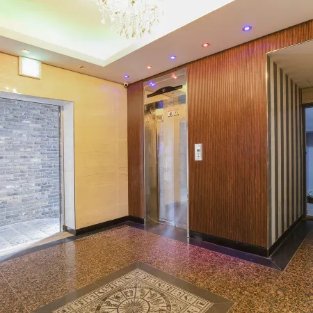 Seven Self Check-in Hotel