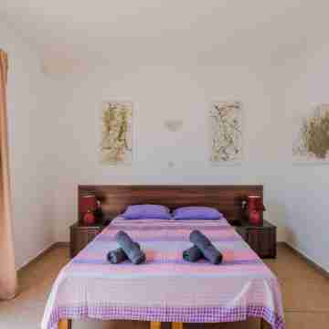 Blue Harbour Seafront Penthouse with Large Terrace with Panoramic Sea Views - by Getawaysmalta Rooms