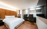 H Avenue Hotel Chungjangro - balcony