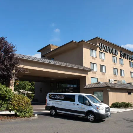 Oxford Suites Portland - Jantzen Beach