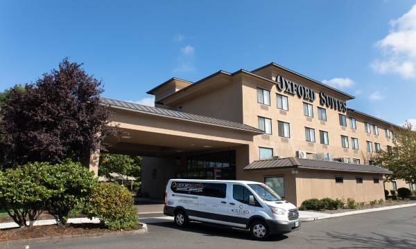 Oxford Suites Portland - Jantzen Beach