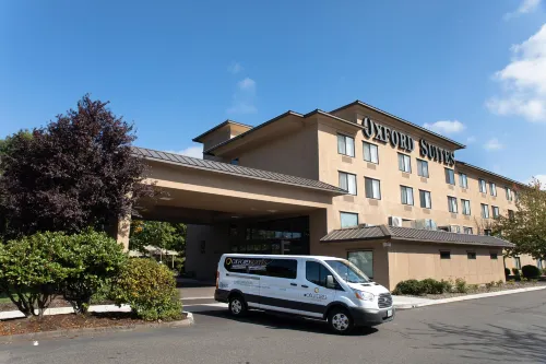 Oxford Suites Portland - Jantzen Beach