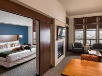 Evolution Whistler Hotels near T-Bar