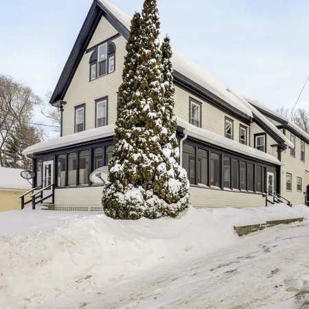 1 Mi to Main Street! Cozy Concord Apartment