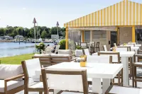 Yachtsman Lodge & Marina