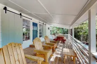 Modern Treehouse Vibes Close to Club and Lake - Boutique