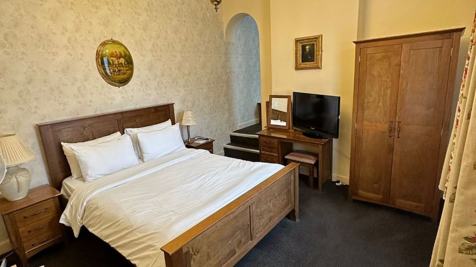 George & Pilgrims Hotel
