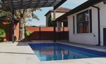 Family Luxury Home With Pool in Mcallen Near by Hospitals and Stores