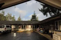 Park Motel and Cabins - parking