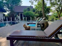 พลูธยา รีสอร์ท แอนด์ สปา - ที่มีสระว่ายน้ำ