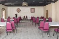 The Grand Inn Peoria - breakfast