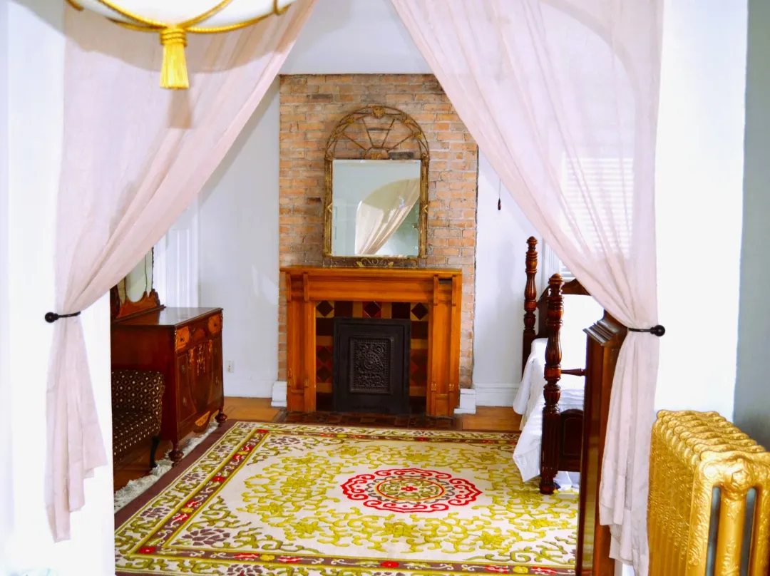 Historic Legg House Inn - Edina, MN