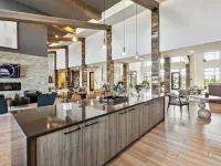 Landing Apartments Near Sun City Center and Riverview Hotels in Wimauma