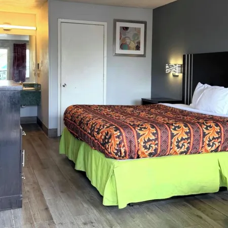 Regency Inn Three Rivers I-37