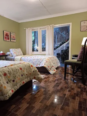 ParabonHaus Kopitiam - Bed & Breakfast