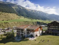 Alpine Base With Hot Tub & Pool