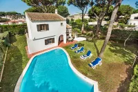 Perfect Retreat Overlooking Pinhal Golf Course, Private Pool, Off-Street Parking