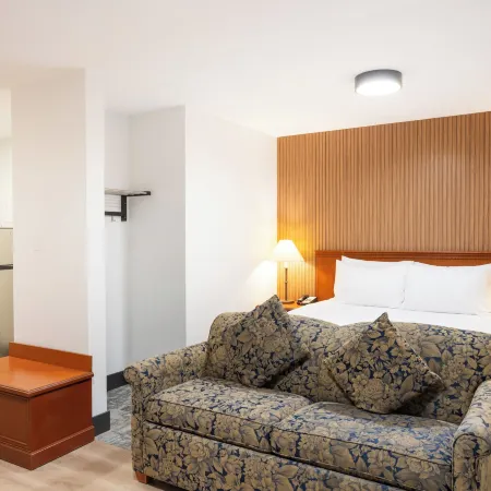Travelodge by Wyndham Langley