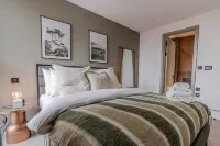 Midori Suite 2BR City Views - Condos