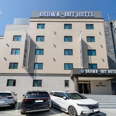 Brown Dot Cheorwon Dongsong Branch Отели рядом с достопримечательностью «Общественный стадион в Чхорвоне»