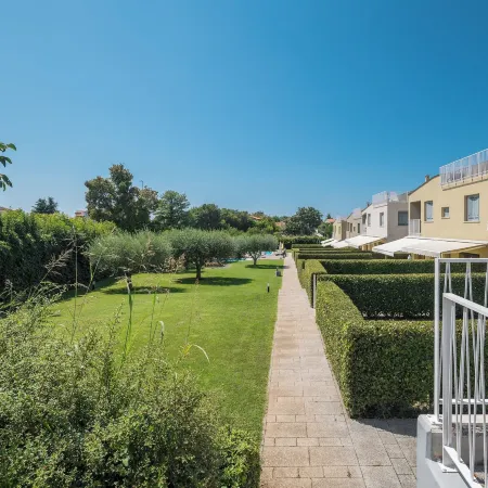 Maj Premium Residence
