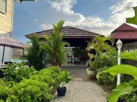 Villa Famiri Boutique Hotel