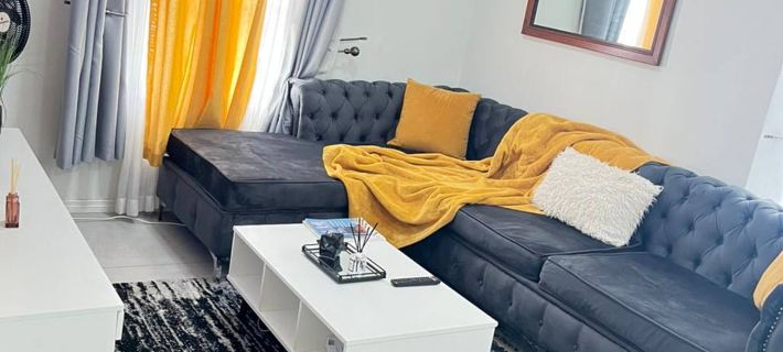 Cozy Luxury Apartment Midrand Smart TV, Fast Wi-Fi Hotels in Midrand