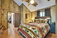 Cozy Bear Den Cabin | Game Room and Golf Cart - Homestays