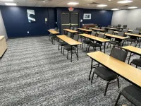 City Express by Marriott Louisville Southeast - Parkplatz
