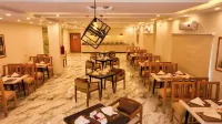 Hotel One Riverside Kaghan - Frühstück
