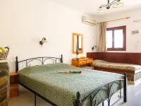 Relaxing Studio with Veranda 'n Garden - Huvilat