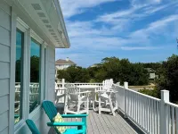 E-Sea-Livin' Oceanside Coastal Cottage in Corolla, 4 Min Walk to the Beach! Hotels in Corolla