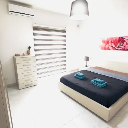 8 Delphi Court