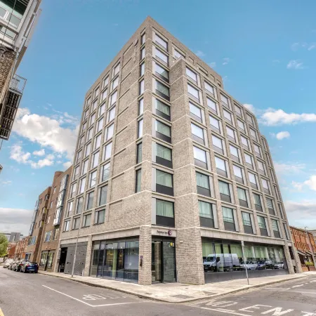 Premier Inn Dublin City Centre (Gloucester Street South) Отели рядом с достопримечательностью «Концертный зал 3Arena»