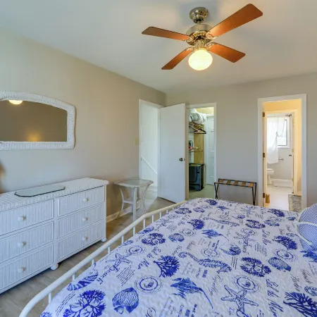 Atlantic Beach Home by Fort Macon State Park