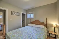 Mullens Cabin w/ Gas Grill & Mountain Views! - 3-Star