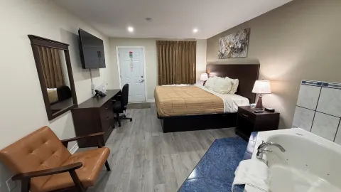 Perth Plaza Inn & Suites in Perth