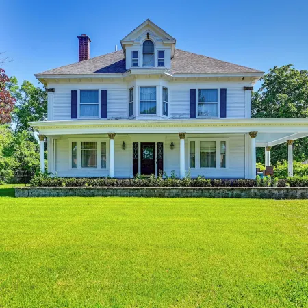 2 Mi to Dtwn Schenectady! Spacious Retreat