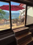Cozy house with lake view - Homestays