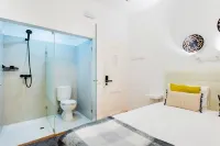 Double Room | AC   Glass Bathroom | Saldanha II - Condos