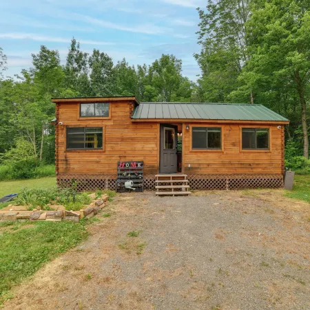 Catskills Tiny Home Cabin: Surrounded by Nature!
