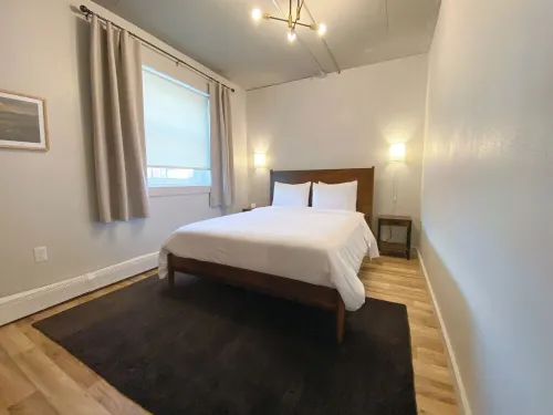 Modern meets historic charm! Unique stay in historic little town on the prairie - Apartments