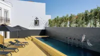 Colegio Charm House - Pools