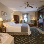 Victoria Resort and Bed & Breakfast - parking