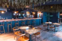 Refugio Knapp - bar
