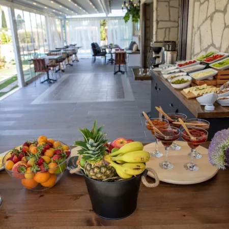 Urla 1867 Hotel