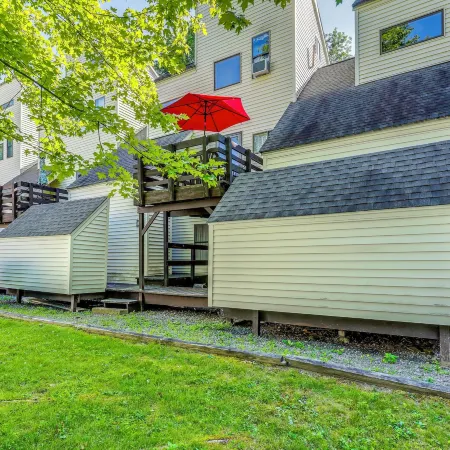 Unique Thornton Townhome Swim, Ski, and Hike!