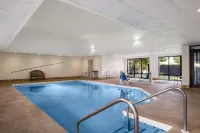 AmericInn by Wyndham Madison West - Pools