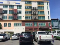 Palette Kota Kinabalu Near by Imago Shopping Mall Formerly  Zara's Boutique Hotel - parking