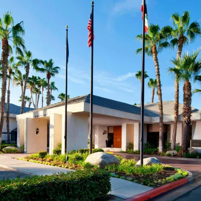 Four Points by Sheraton Bakersfield Hotels near Northwest Prom